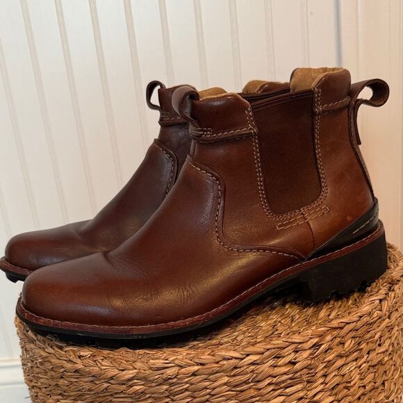 Clarks Other - Clark’s Men's Brown Leather Boots - 8